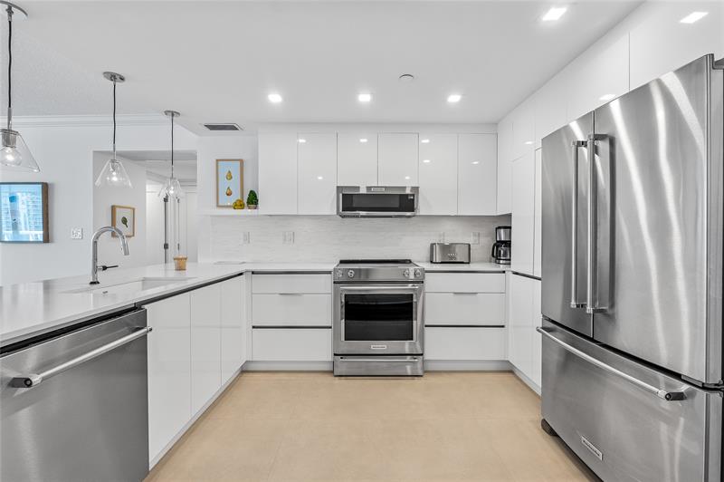 Image 8 of 28 For 20515 Country Club Dr  1848