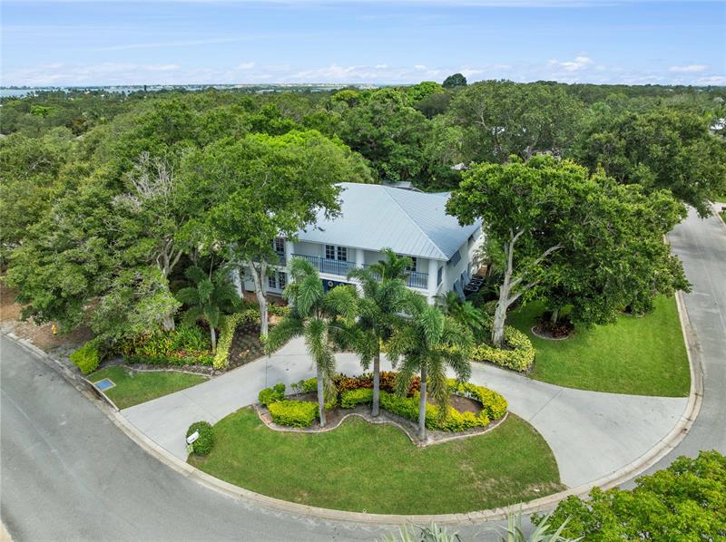 Image 7 of 66 For 33 Rio Vista Dr