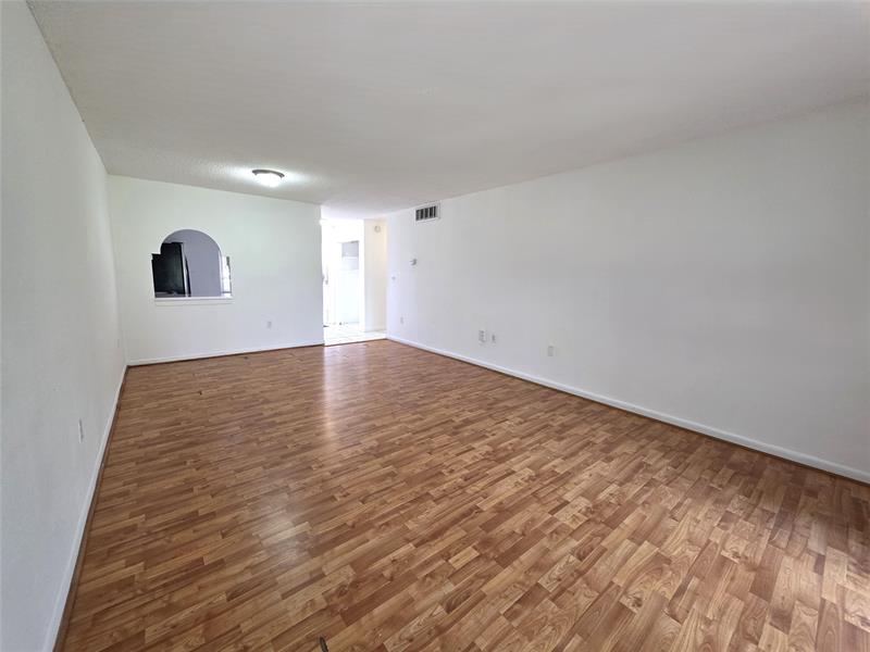 Image 4 of 11 For 505 177th St  104