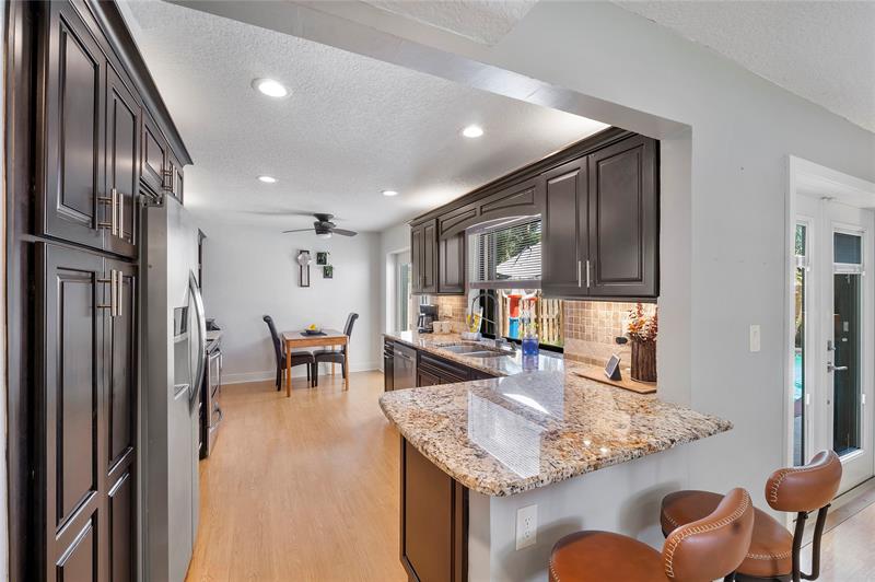 Image 17 of 64 For 2920 Aviary Dr