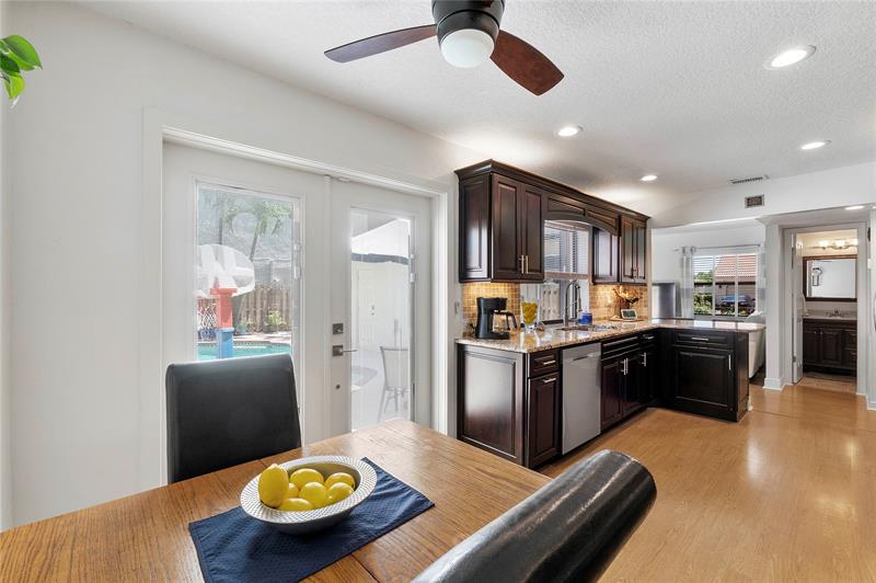 Image 21 of 64 For 2920 Aviary Dr