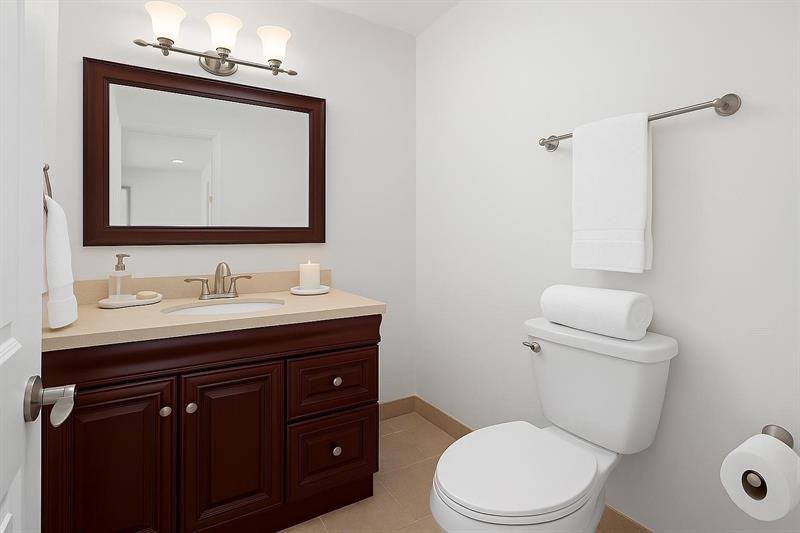 Image 22 of 64 For 2920 Aviary Dr