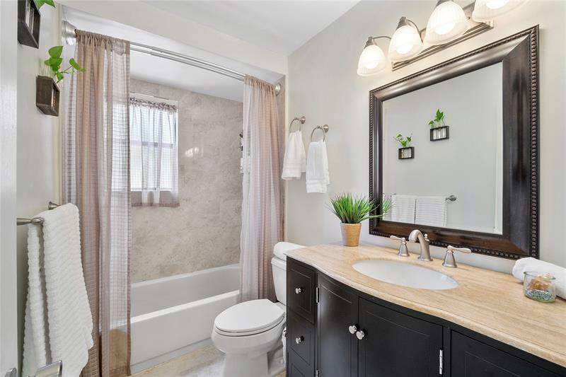 Image 33 of 64 For 2920 Aviary Dr
