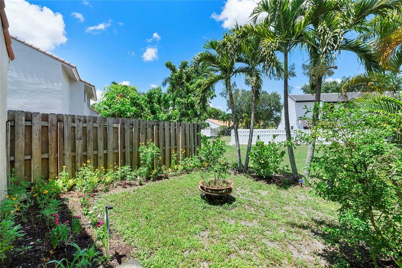 Image 38 of 64 For 2920 Aviary Dr