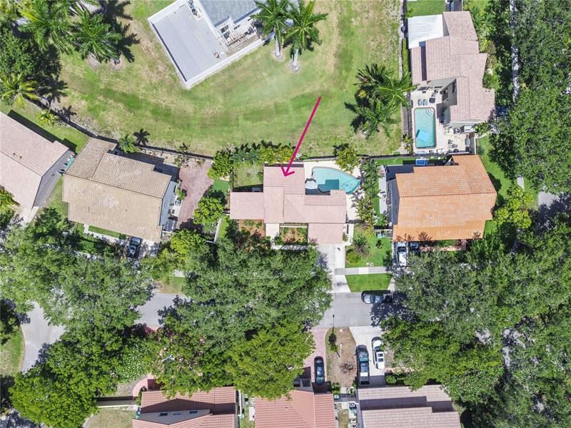 Image 4 of 64 For 2920 Aviary Dr