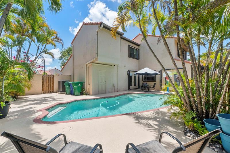 Image 43 of 64 For 2920 Aviary Dr