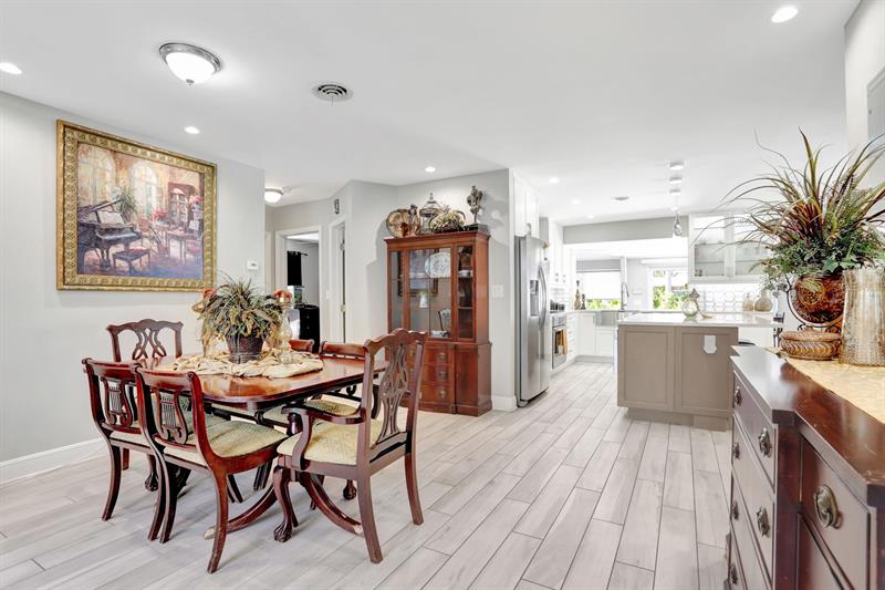 Image 12 of 59 For 906 10th St  