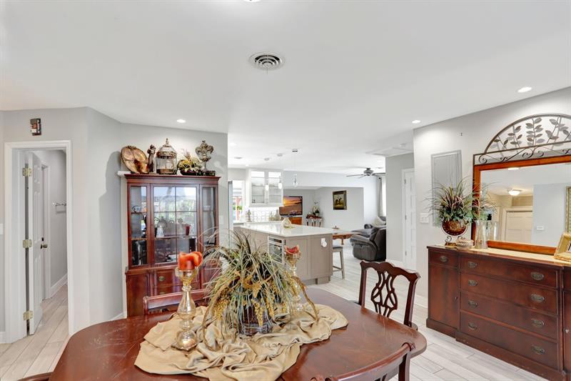 Image 13 of 59 For 906 10th St  
