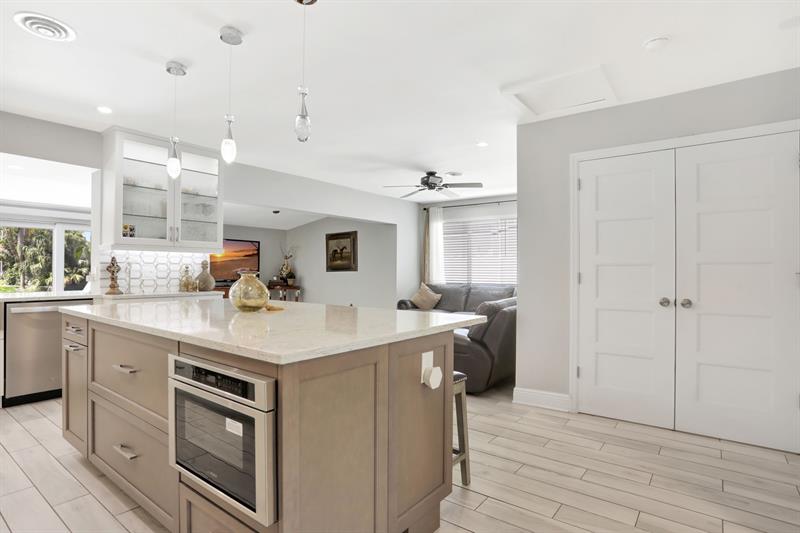Image 14 of 59 For 906 10th St  
