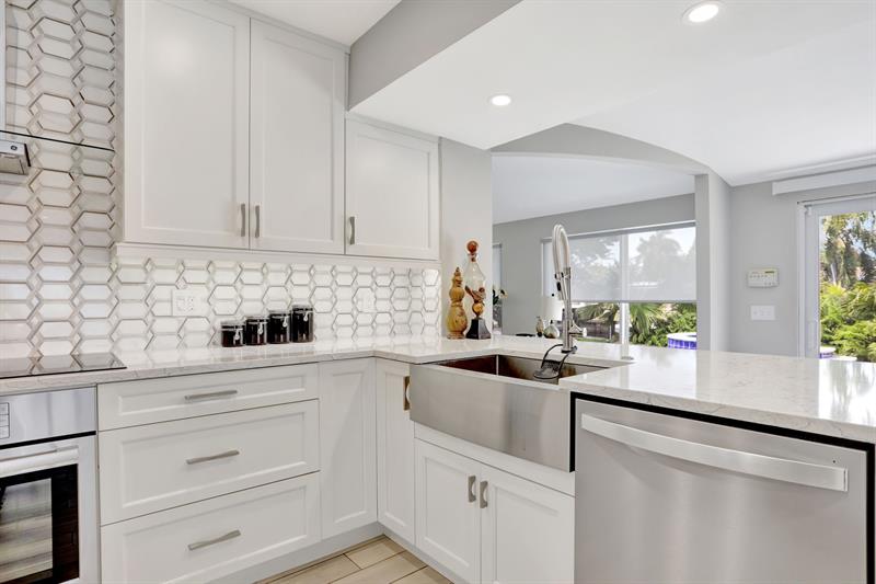 Image 17 of 59 For 906 10th St  