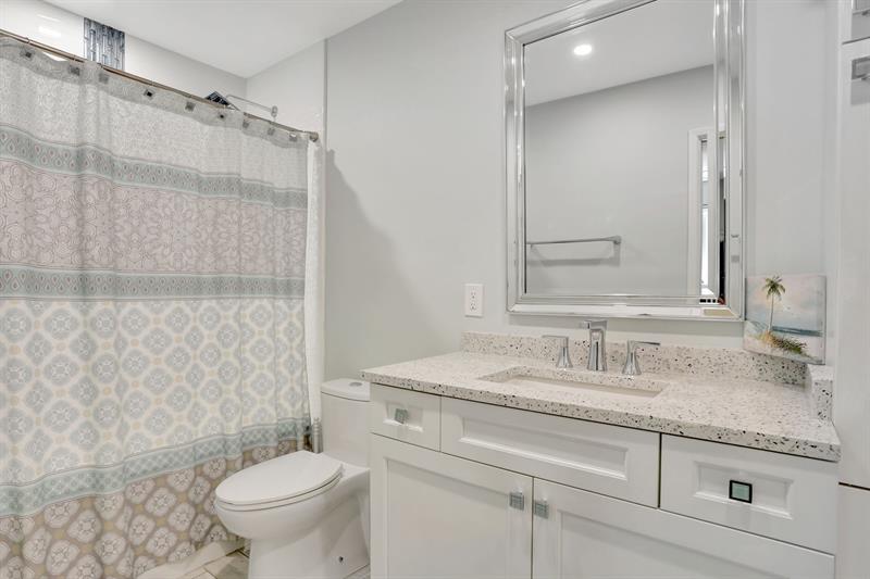 Image 31 of 59 For 906 10th St  