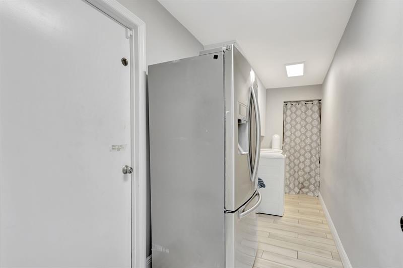 Image 35 of 59 For 906 10th St  