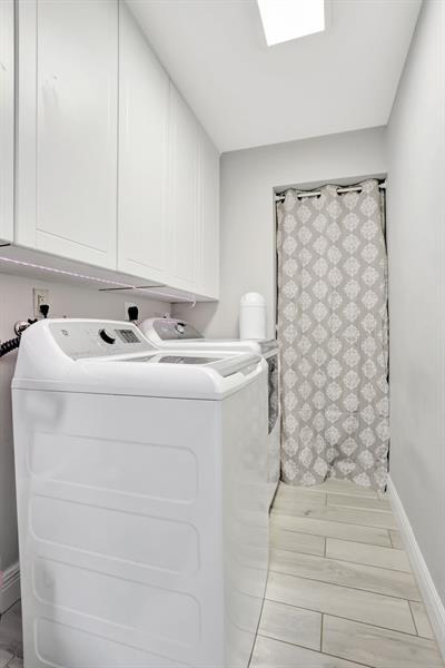 Image 36 of 59 For 906 10th St  