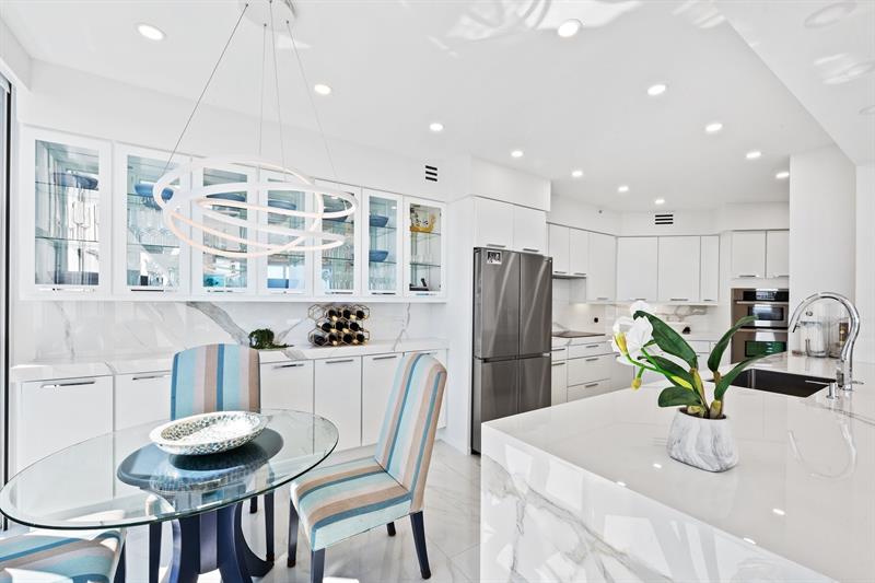 Image 12 of 25 For 6051 Ocean Dr  601