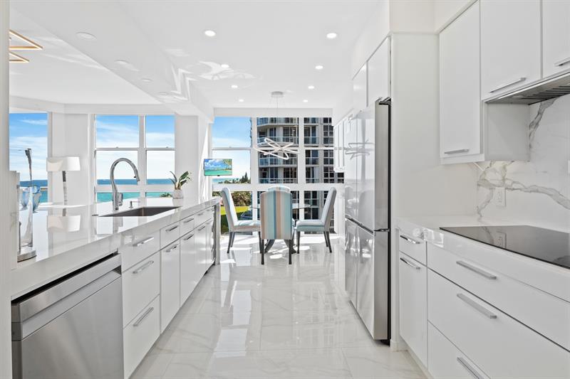 Image 14 of 25 For 6051 Ocean Dr  601