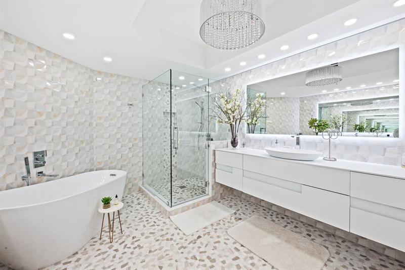 Image 18 of 25 For 6051 Ocean Dr  601