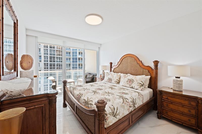 Image 19 of 25 For 6051 Ocean Dr  601