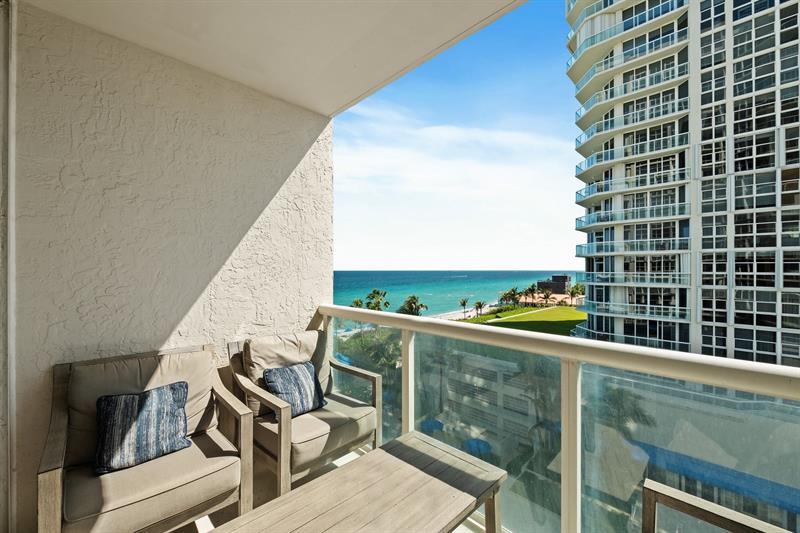 Image 20 of 25 For 6051 Ocean Dr  601