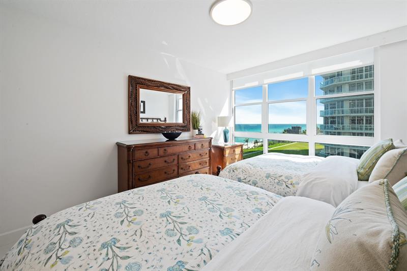 Image 23 of 25 For 6051 Ocean Dr  601