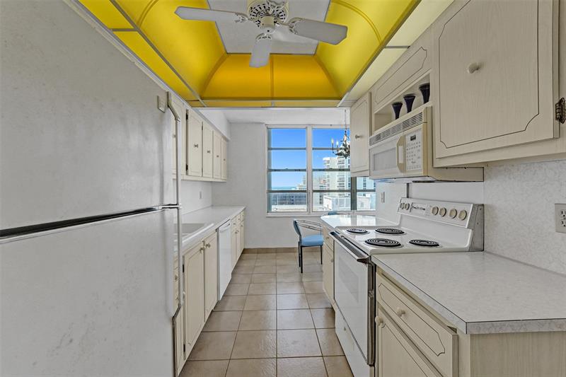 Image 19 of 70 For 4280 Galt Ocean Dr  20l