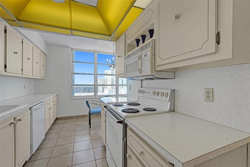 Image 20 of 70 For 4280 Galt Ocean Dr  20l