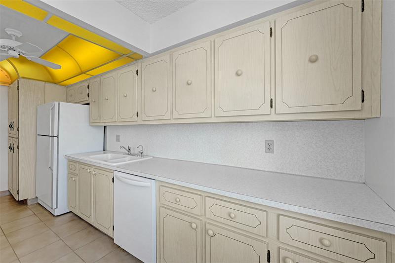 Image 22 of 70 For 4280 Galt Ocean Dr  20l