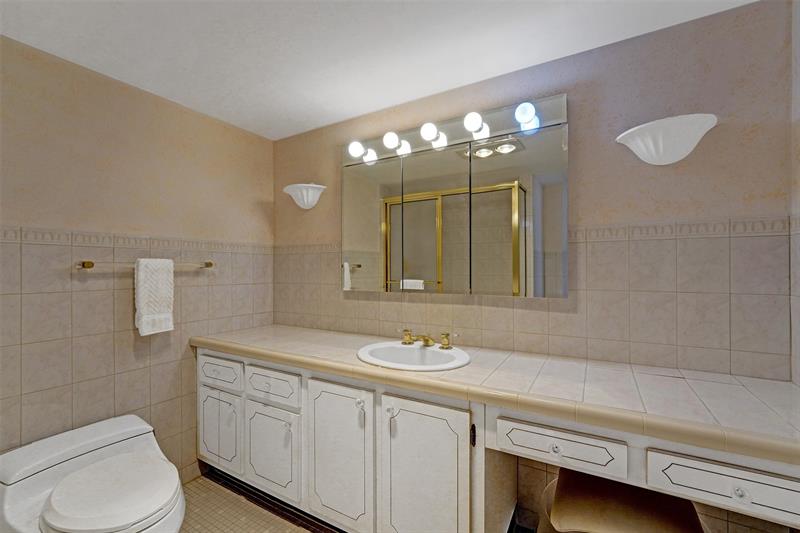 Image 30 of 70 For 4280 Galt Ocean Dr  20l
