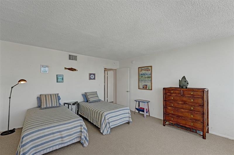 Image 35 of 70 For 4280 Galt Ocean Dr  20l