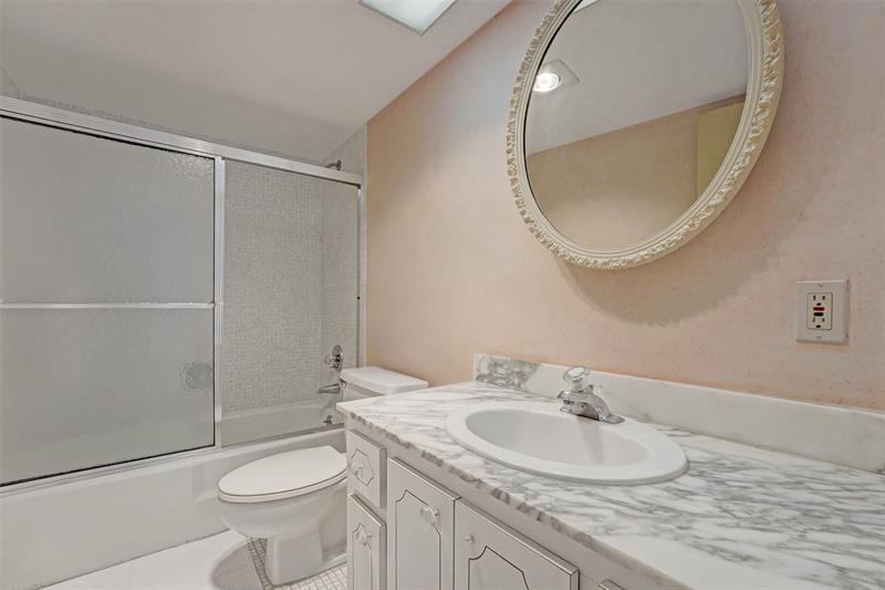 Image 40 of 70 For 4280 Galt Ocean Dr  20l