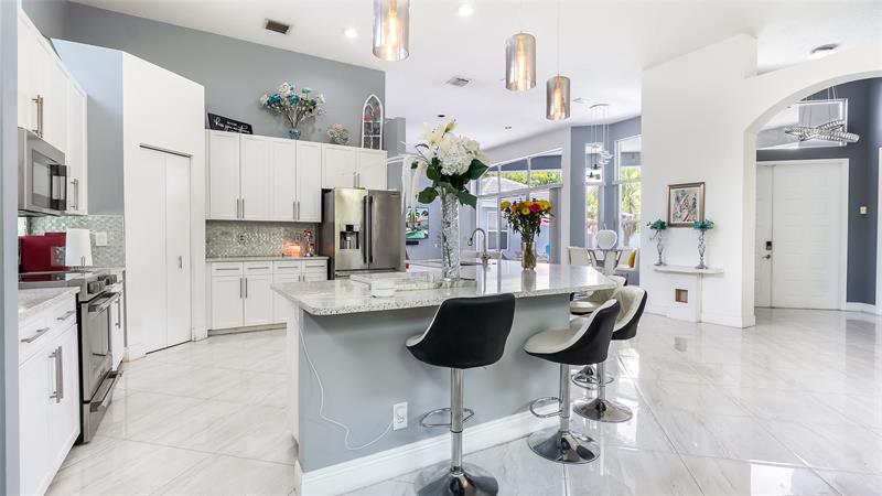 Image 11 of 49 For 4862 Kensington Cr