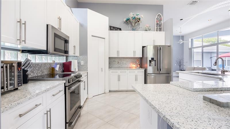 Image 12 of 49 For 4862 Kensington Cr