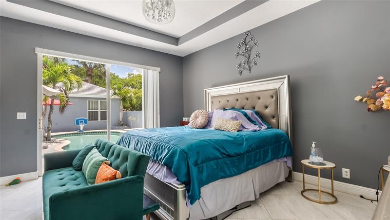 Image 18 of 49 For 4862 Kensington Cr