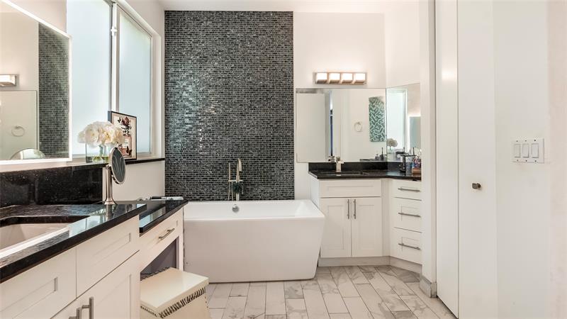 Image 22 of 49 For 4862 Kensington Cr