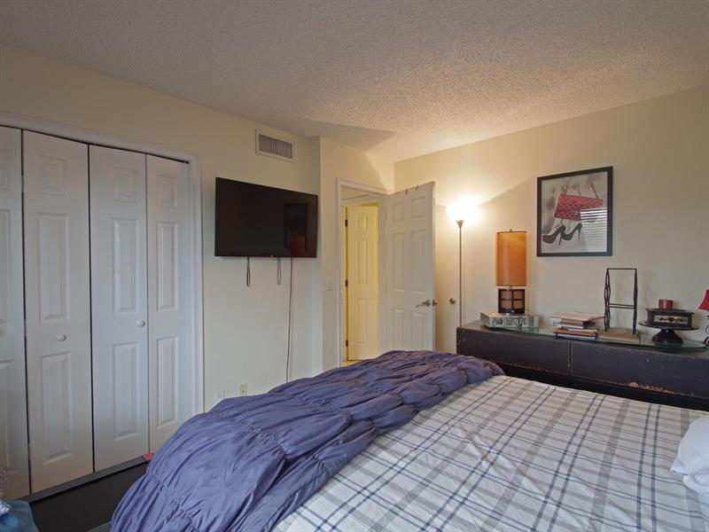 Image 19 of 28 For 16491 Blatt Blvd  201