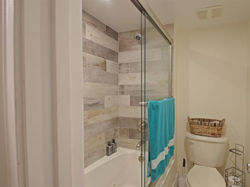 Image 24 of 28 For 16491 Blatt Blvd  201