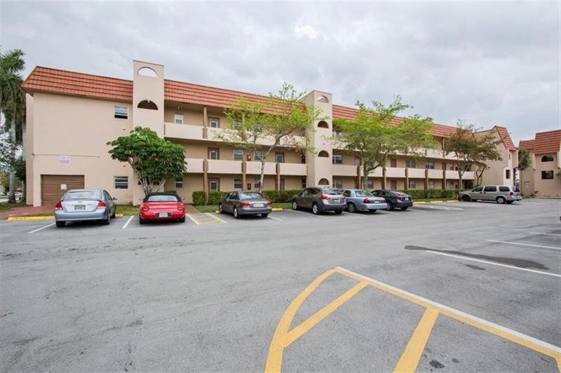 Listing Details for 8060 Sunrise Lakes Dr  111, Fort Lauderdale, FL 33322