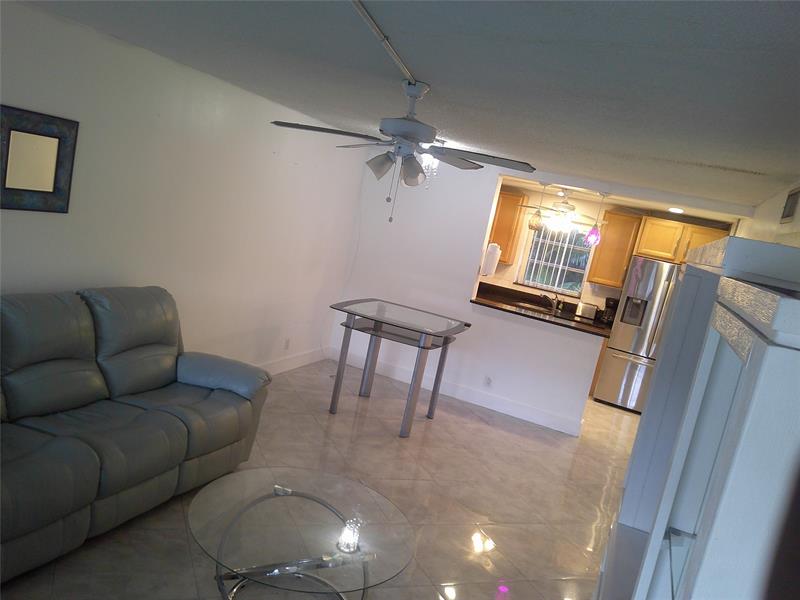 Image 3 of 11 For 5383 40th Ave  103