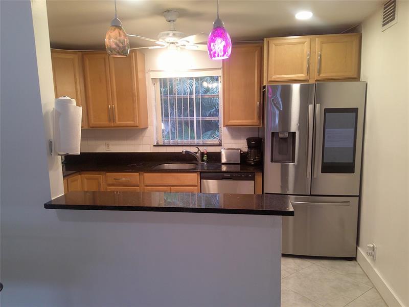 Image 5 of 11 For 5383 40th Ave  103