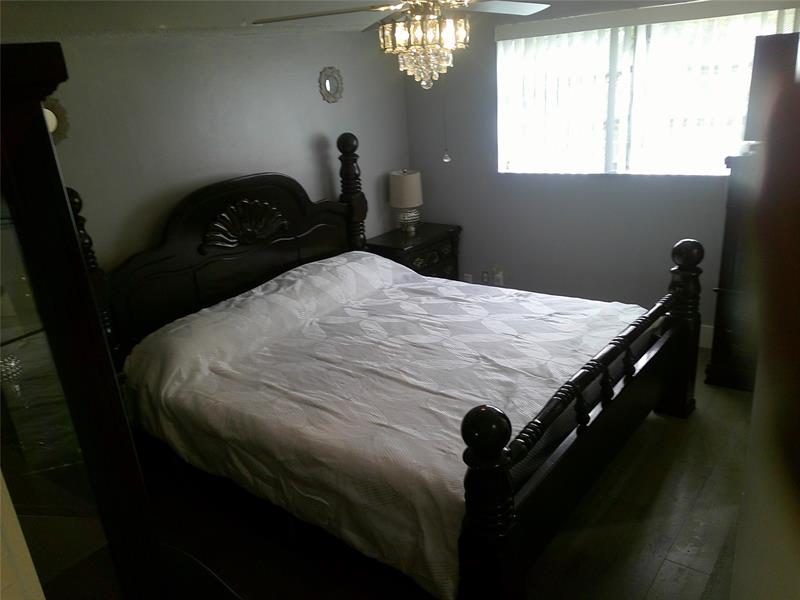 Image 9 of 11 For 5383 40th Ave  103