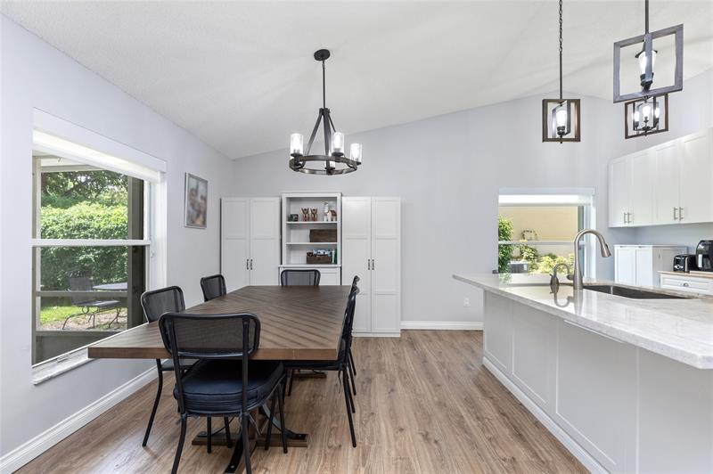 Image 10 of 50 For 9930 Holly Hill Dr