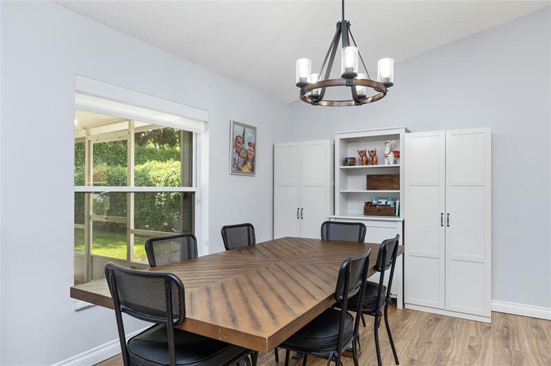 Image 11 of 50 For 9930 Holly Hill Dr
