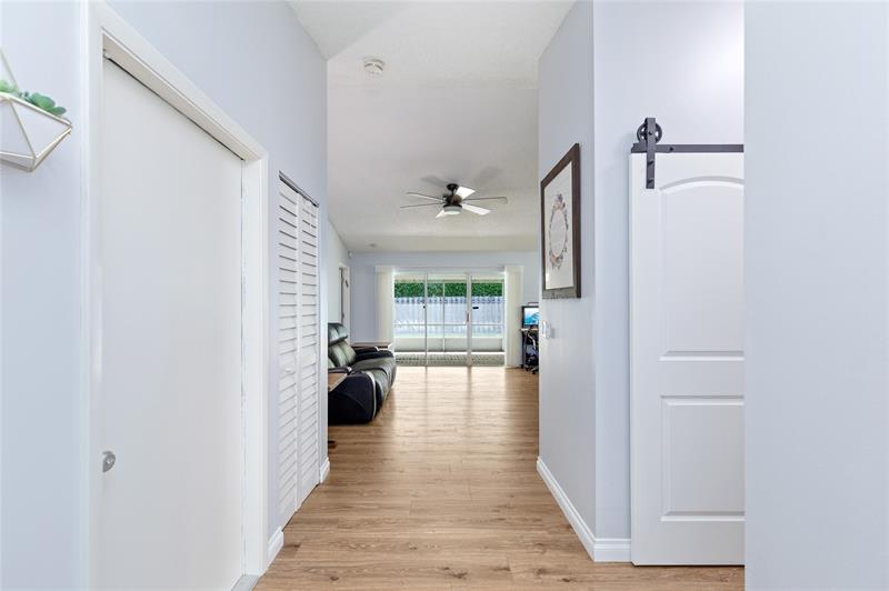 Image 18 of 50 For 9930 Holly Hill Dr