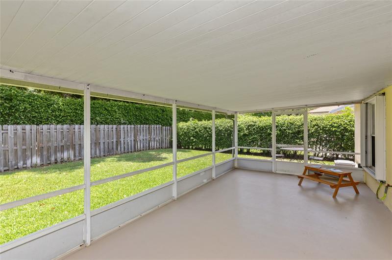 Image 35 of 50 For 9930 Holly Hill Dr