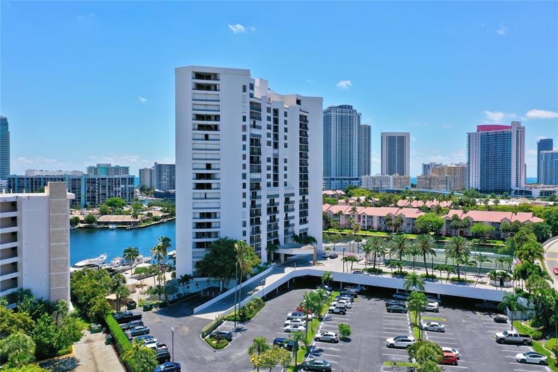 Image 56 of 67 For 300 Three Islands Blvd  101