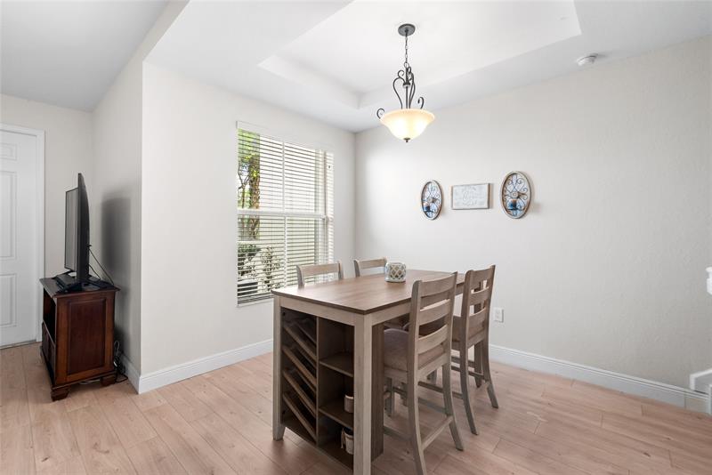 Image 13 of 45 For 4720 Mimosa Pl  908