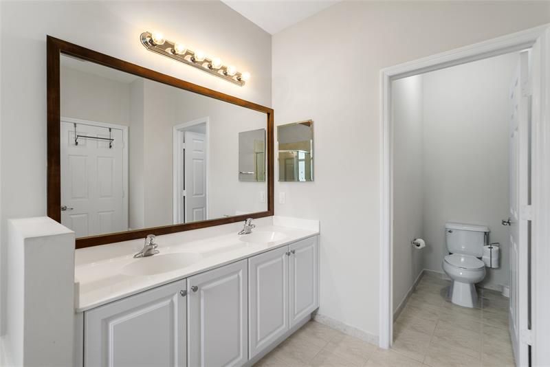 Image 21 of 45 For 4720 Mimosa Pl  908