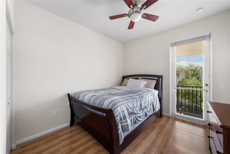Image 24 of 45 For 4720 Mimosa Pl  908