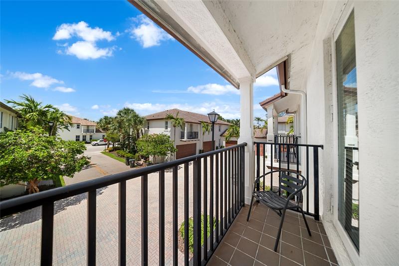 Image 34 of 45 For 4720 Mimosa Pl  908
