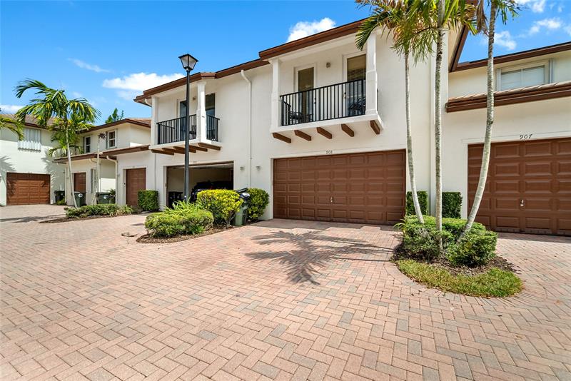 Image 41 of 45 For 4720 Mimosa Pl  908
