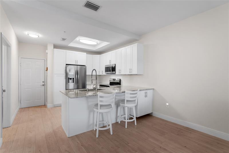 Image 7 of 45 For 4720 Mimosa Pl  908
